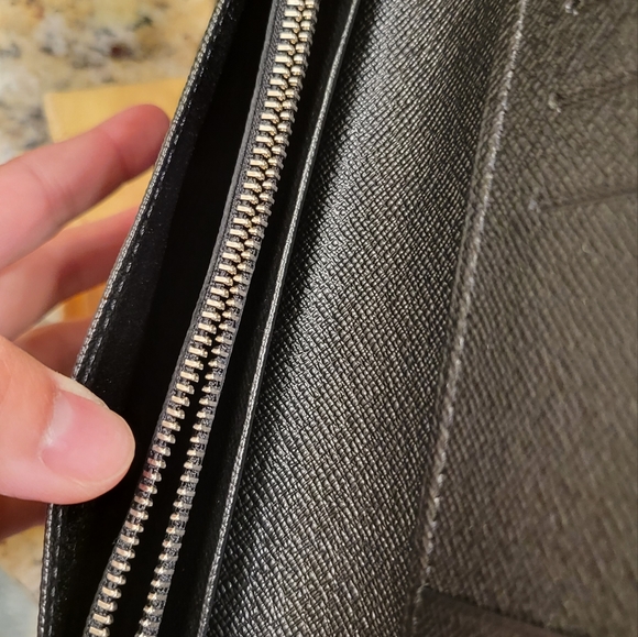 LV Brazza Damier Graphite Wallet - Picture 2 of 11